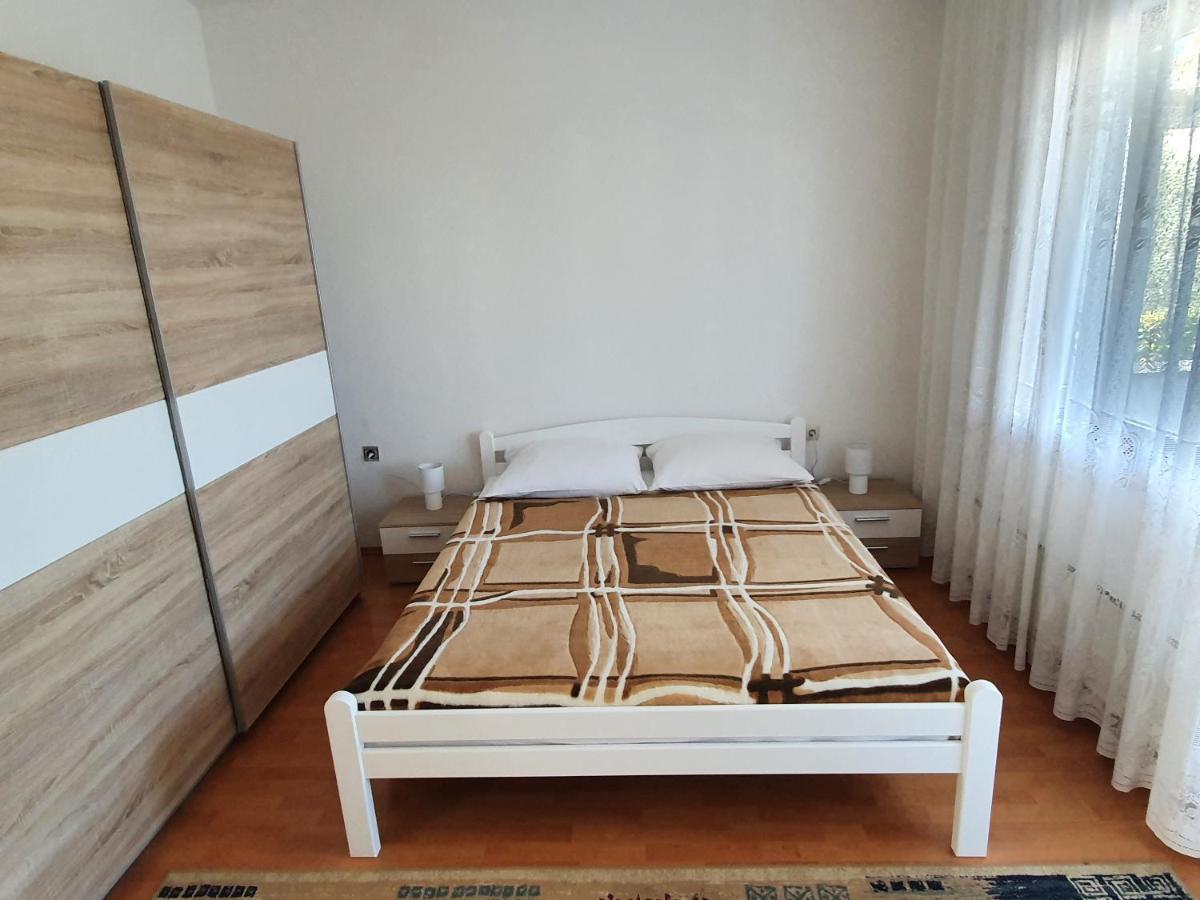 Apartmani Malinska Exterior foto